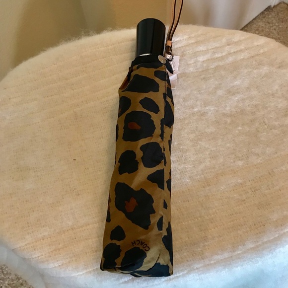 NWT Coach full size wild animal print umbrella - Picture 5 of 7